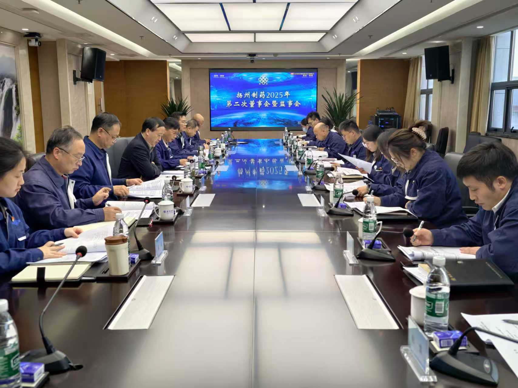 5950fbe00c1b3bf532510b4187d4e4e5.jpg 5950fbe00c1b3bf532510b4187d4e4e5.jpg